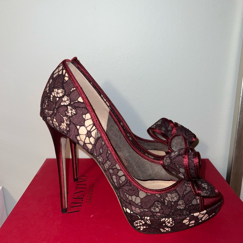 (NIB) Valentino Women's Red Lace Heels - Size 40